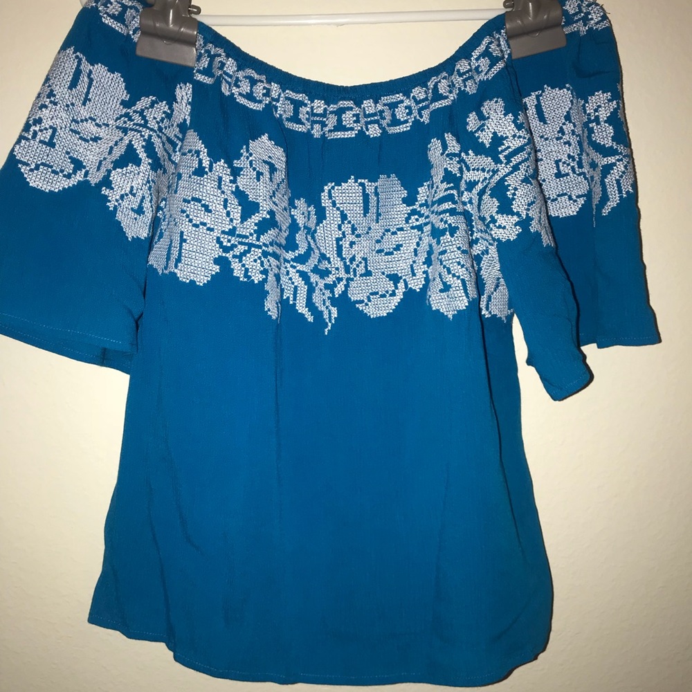 NEW: off the shoulder: Mexican blouse